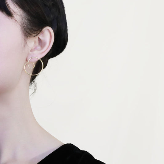 18k gold Debussy Prelude Loop Earrings